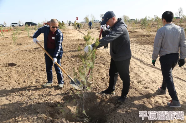 乡村春风近日村民们自发组织春季植树活动绿化环境美化家园